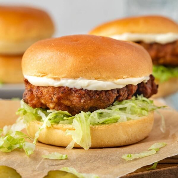 CHICKEN BURGER
